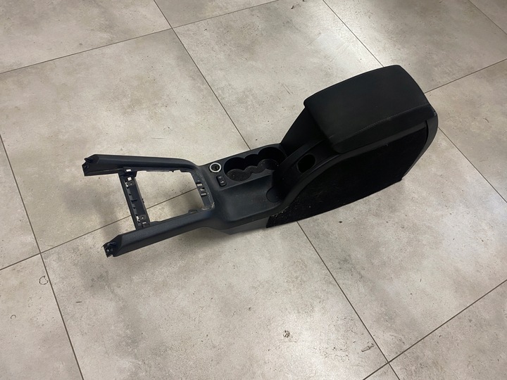 фото №4, Skoda octavia ii универсал туннель подлокотник