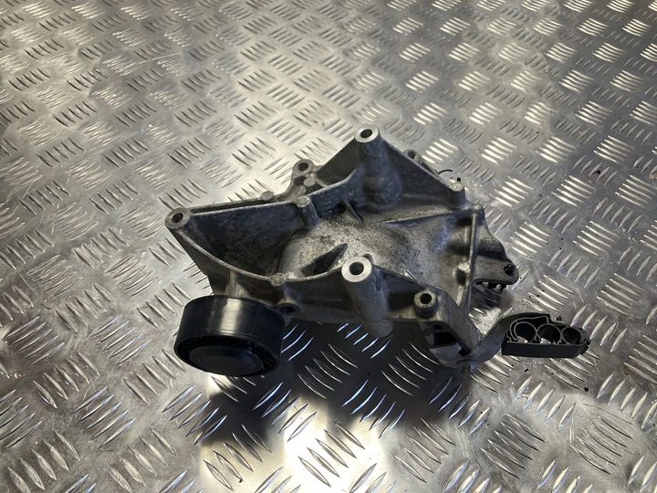 фото №1, Лапи кронштейн генератора mercedes glc x253 2.2 cdi