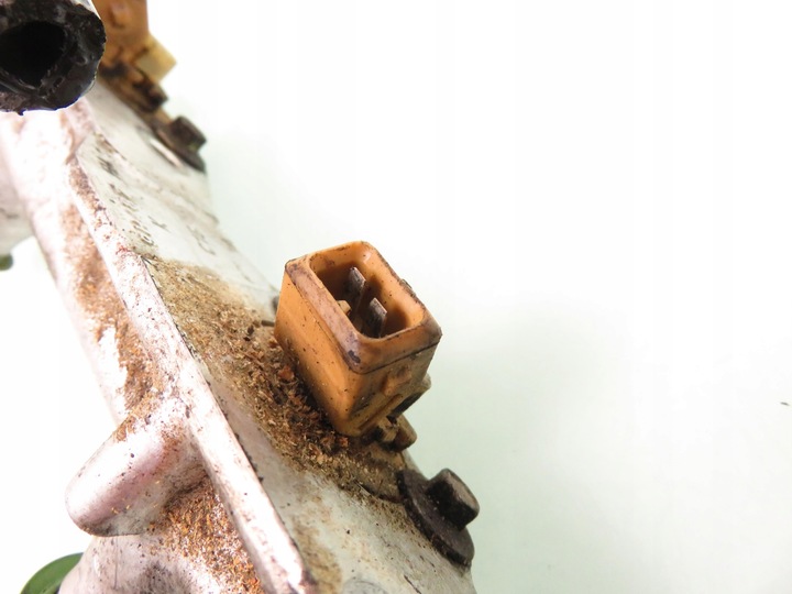 фото №6, Планка впрыскивающий ford mondeo i 2.0 938f9d280aa