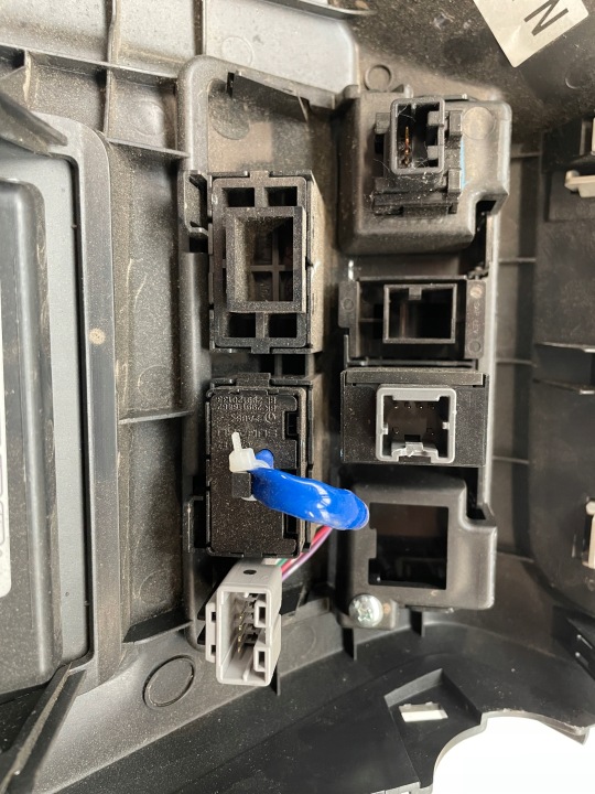 фото №9, Subaru outback захист консолі запобіжників 66135aj020
