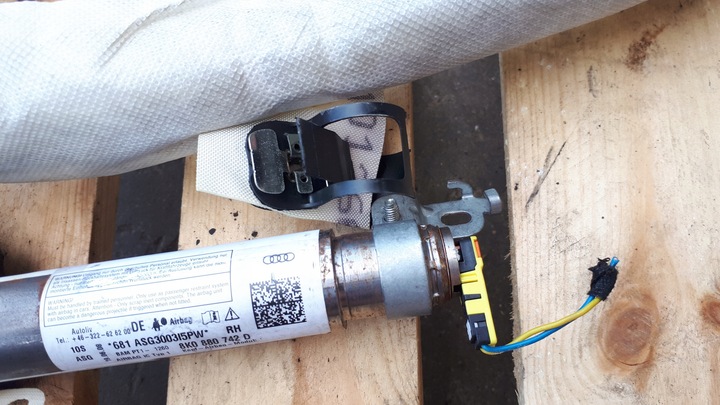 фото №10, A4 b8 s4 шторка левая перед подушка безопасности 8k0880741d