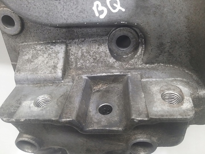 фото №10, Корпус розподільний вал 1.4 tsi cax vw touran golf vi passat altea 03c109211bq