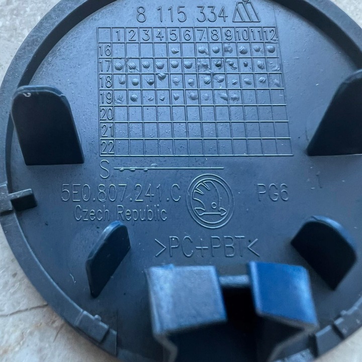 фото №5, Skoda octavia iii 17-20 рестайлинг заглушка фаркоп перед 5e0807241c