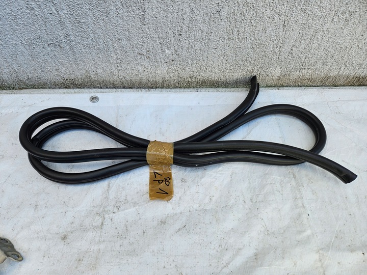 фото №1, Hyundai i20 08-12 прокладка дверь кузовная левая 5 дверь