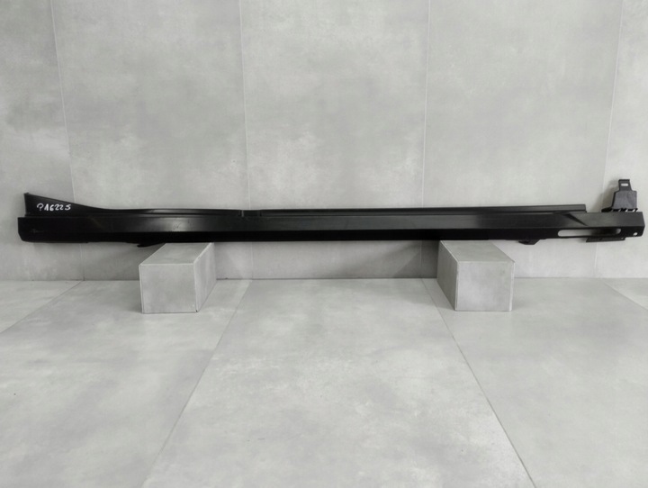 фото №1, Планка пороговая правая bmw i20 ix 21- накладка порога порог правые