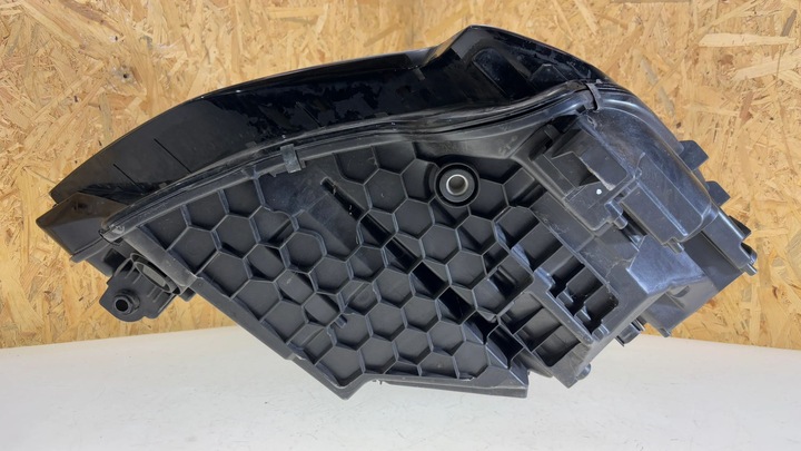 фото №8, Audi q8 e-tron 2023 лампи передні