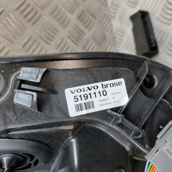 фото №6, Volvo xc40 2024 перед сторона правая электрический подъемник стекла дверь