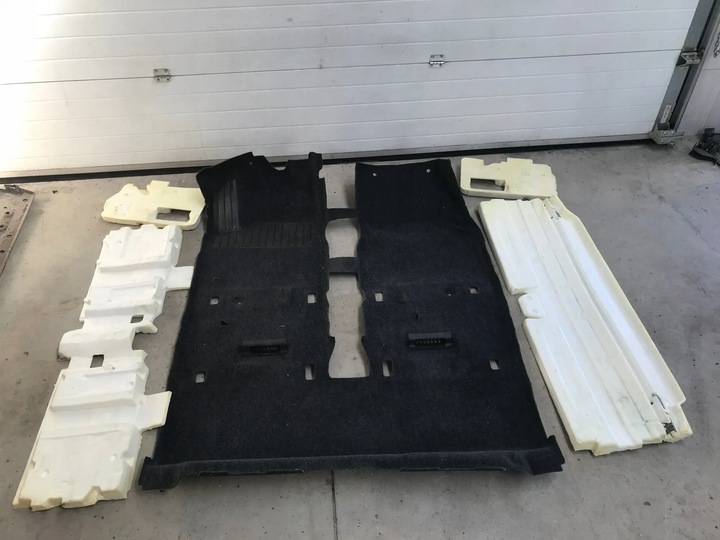 фото №1, Renault megane v 5 e-tech 2023 коврик ковёр обивка пол 749025320r