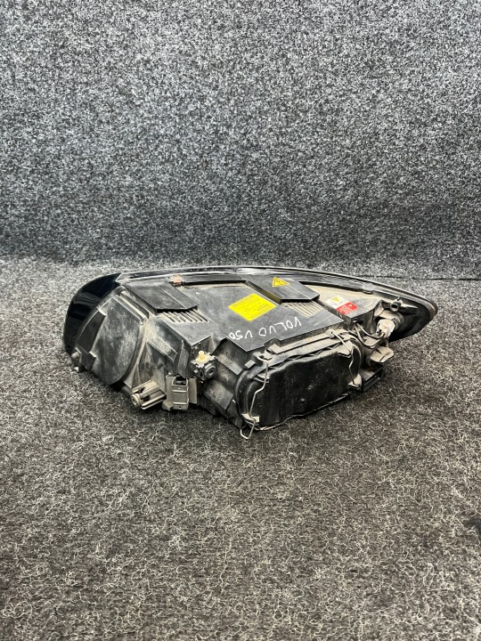 фото №9, Volvo v50 фара праве перед ксенон oem номер європа 30698890