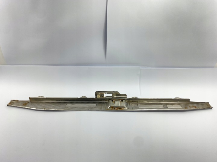 фото №11, Молдинг крышки багажника накладка защита хром mercedes w124 универсал 1246980089