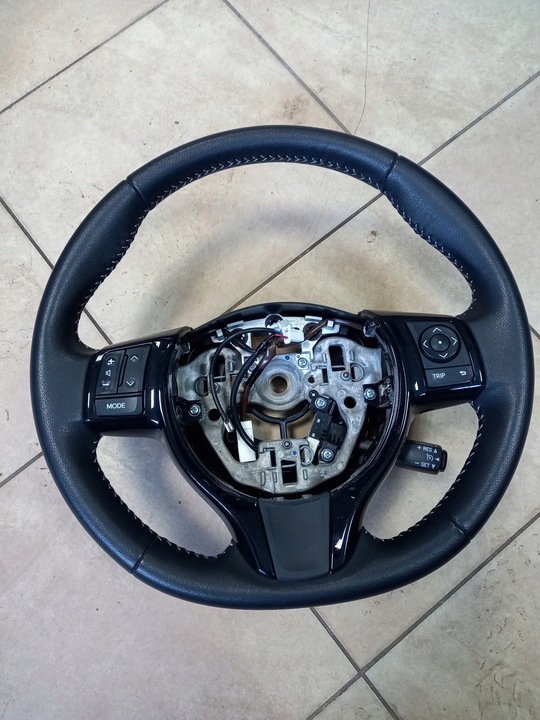 фото №7, Руль toyota yaris iii рестайлинг. кожа з круиз-контроль оригинал.