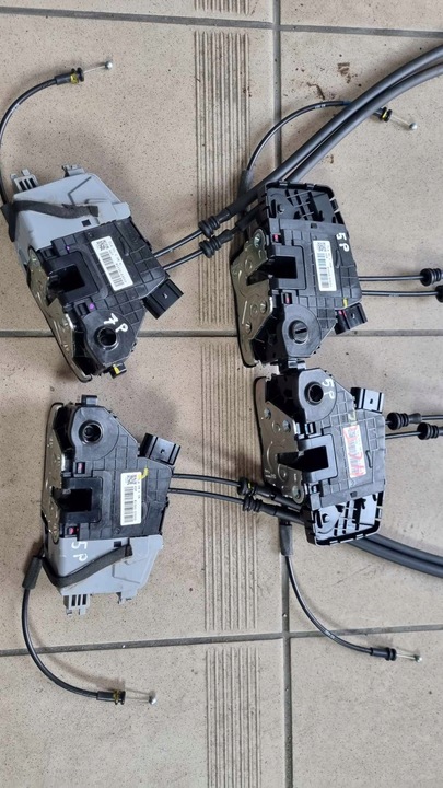 фото №1, Замок двері перед зад hyundai tucson iii 15- 5p 7p