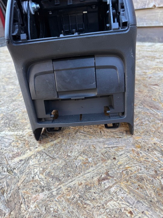 фото №10, Подлокотник кожа audi a4 b8 a5 8t 8k0864981d