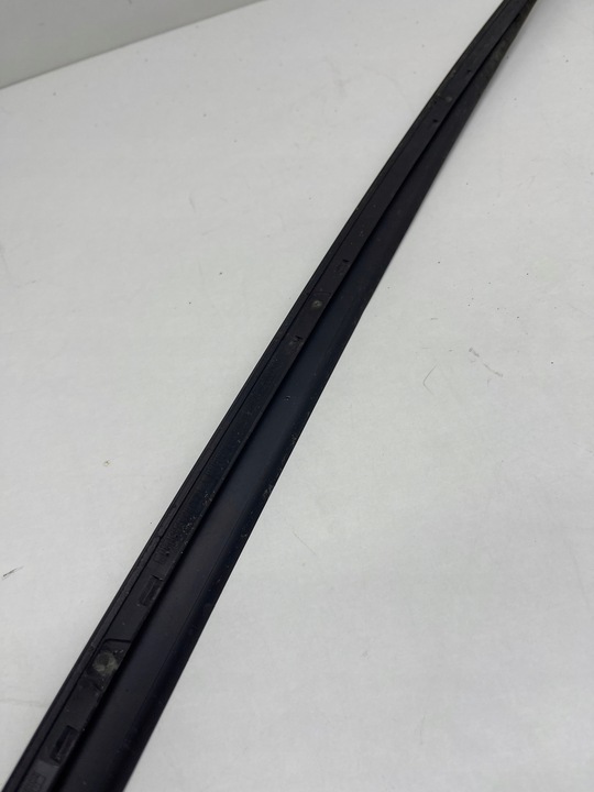 фото №10, Audi a6 c7 планка прокладка скла лобовий ліва