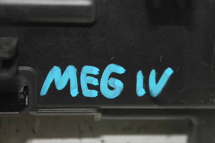 фото №8, Панель кондиционера экран дисплей 681833236r renault megane iv 16-24 eu