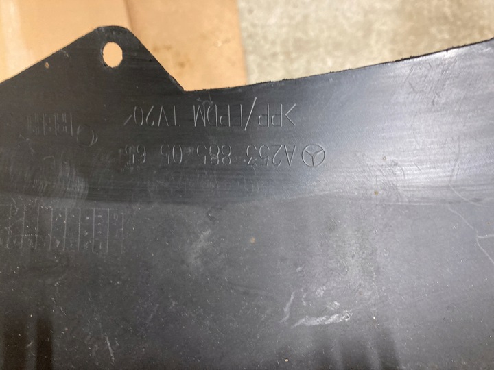 фото №14, Mercedes glc накладка бампера перед orygi.-w253