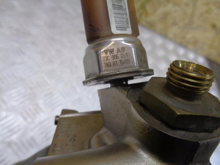 фото №7, Планка вприскувальний датчик vw passat b6 05- 1.4 tsi 03c906051h 202aq