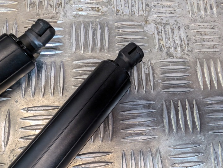 фото №7, Lucid air амортизатор крышки задней багажника p11-c82130-03