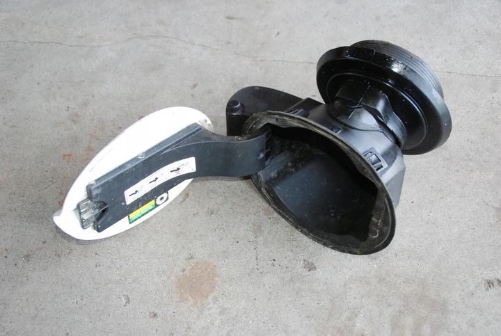 фото №3, Крышка заливка топлива цвет 58 kuga mk1 2012 год