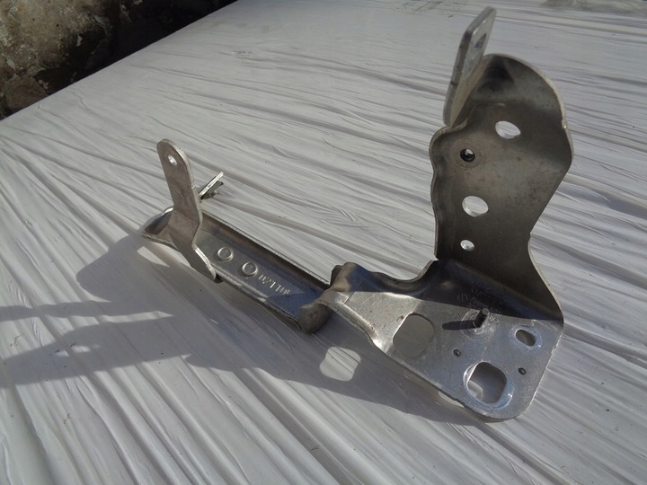 фото №7, Кронштейни консолі i стеля passat cc b6 b7