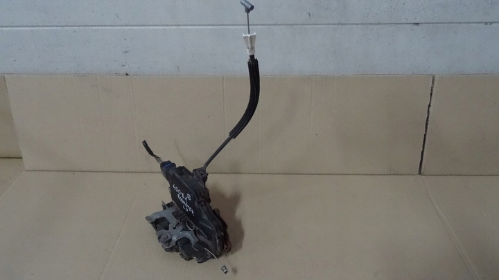 фото №1, Roomster замок дверь левый перед 8 pin