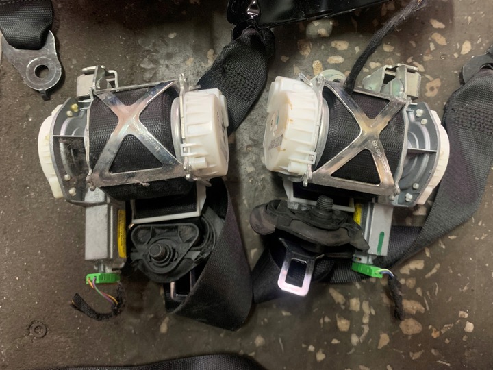 фото №4, Mercedes c класс w204 рестайлинг pas ремни безопасности натяжитель оригинал комплект