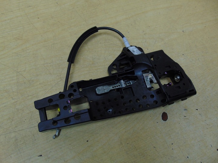 фото №14, Кронштейн кріплення ручка audi a4 a5 8t0837886