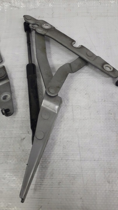 фото №8, Audi a4 b7 петлі кришки зад 8e5827301c