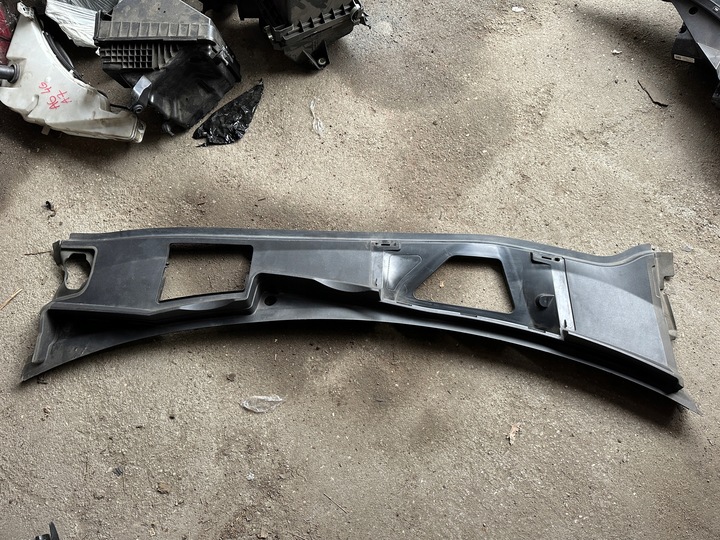 фото №1, Audi q7 4m панель под лобовым стеклом