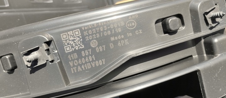 фото №5, Бардачок панелі пасажира volkswagen id.4 vw id4 23r європа 11b857097d