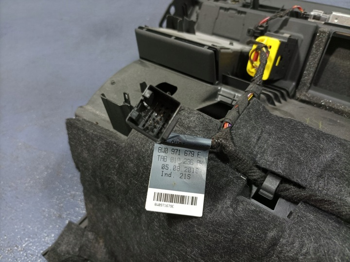 фото №5, Audi a5 f5 8w бардачок пасажира eu 8w1857035b