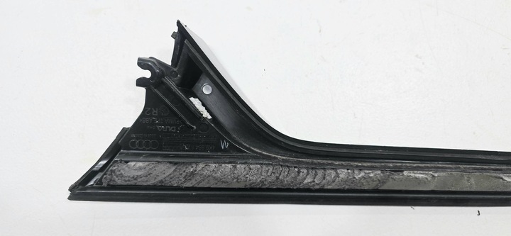 фото №10, Audi a6 c8 4k9 планка крышки правая 4k9854872 оригинал