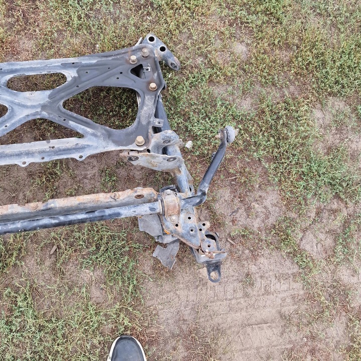 фото №11, Підрамник подушки двигуна a6 c7 kpl