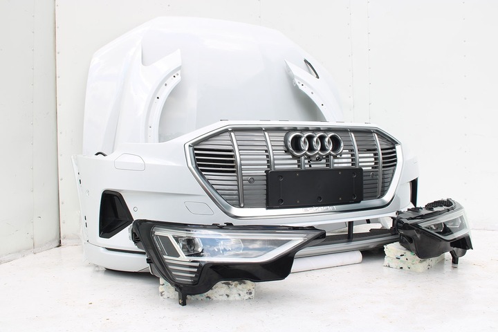 фото №10, Audi e tron перед matrix капот крылья бампер pas переднее лампы усилитель