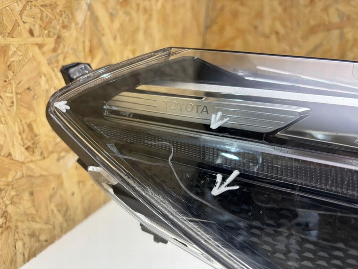 фото №9, Toyota corolla cross 2022 лампи передні