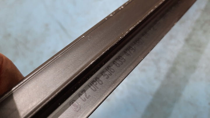 фото №6, Skoda fabia ii планка прокладка стёкла зад