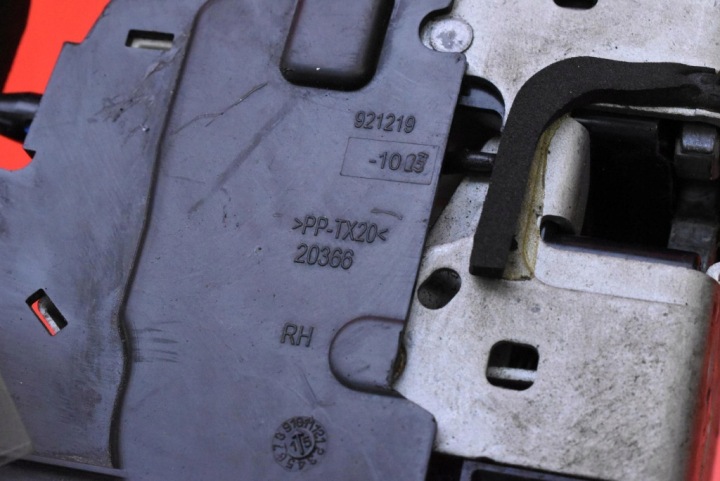 фото №11, Замок дверь правая зад заднее p04589922ag jeep grand cherokee 4 iv wk2 13-21