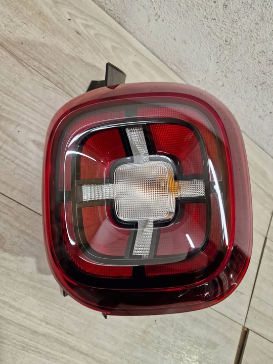 фото №1, Лампа зад dacia duster ii 265503601r