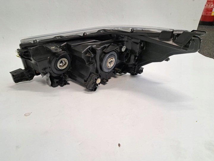 фото №10, Toyota hilux лампа правая перед передняя 81110-0kk60 1ej-923364-040 d674