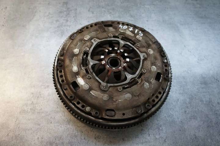 фото №1, Сцепление комплектные kpl vw transporter t5 caravelle - 1.9 tdi - 03g105264l