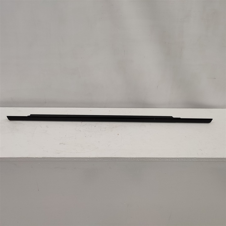 фото №1, Планка накладка правая зад audi q3 83a839476a