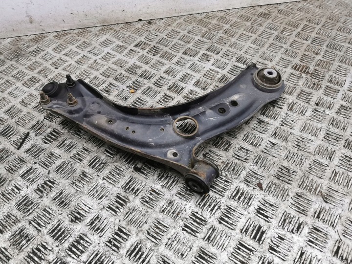 фото №10, Audi q2 - 2017 левая сторона нижний рычаг переднее