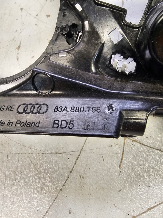 фото №5, Крепление стойка правые audi q3 f3 83a880756a