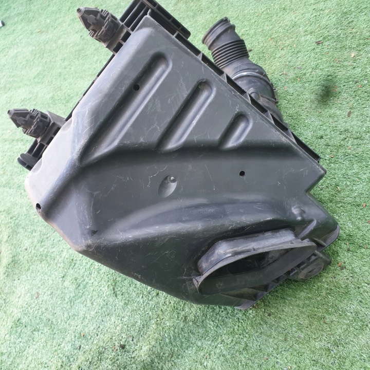 фото №4, Корпус фільтра повітря audi a4/s4 3.0 059133835k