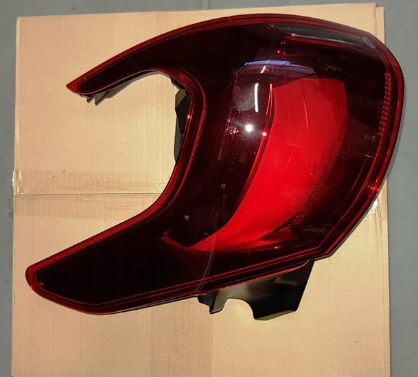 фото №12, Peugeot 2008 рестайлінг lci лампа зад задня права