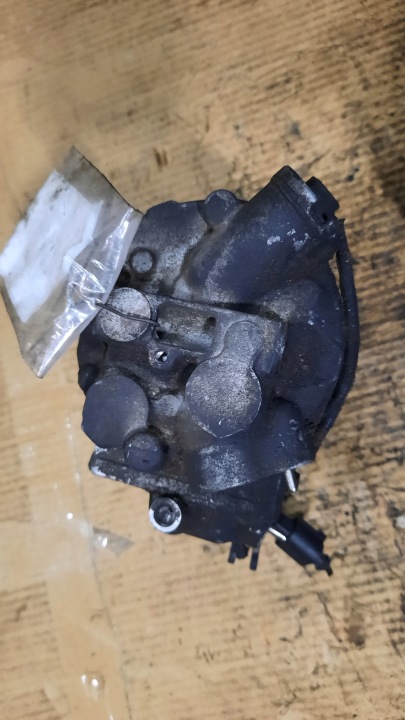 фото №4, Компресор кондиціонера volkswagen polo 1.2b 02r