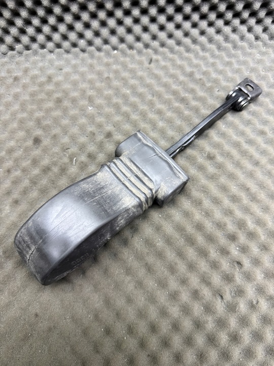 фото №1, 8r0839249c ограничитель дверь зад audi q5