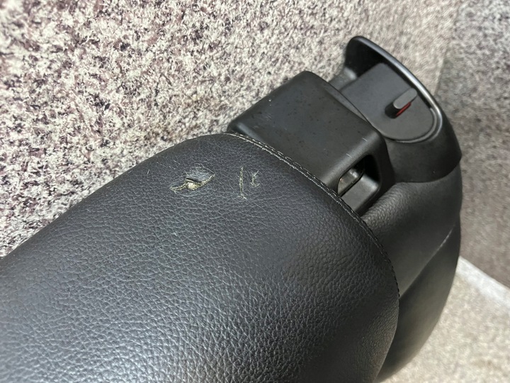 фото №8, Диван подлокотник зад кожа чёрная isofix подстаканник mercedes ml w164