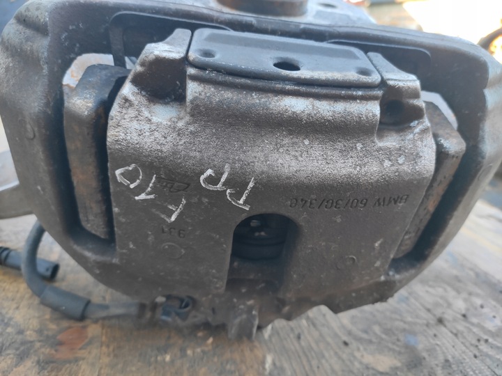 фото №13, Bmw 5 f10 3.0d поворотна опора ступиця диск супорт важіль правий перед оригінальний номер