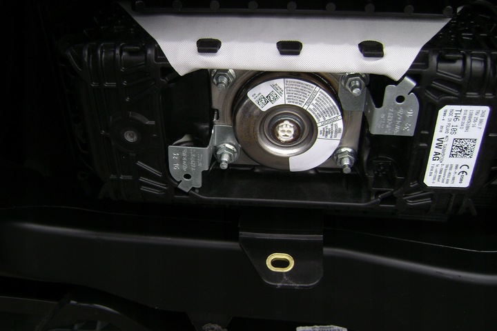 фото №6, Audi q2 81a- панель роздавальна подушки ремені head